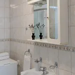 A Lovely At The Heart Of Old Town Apartment *